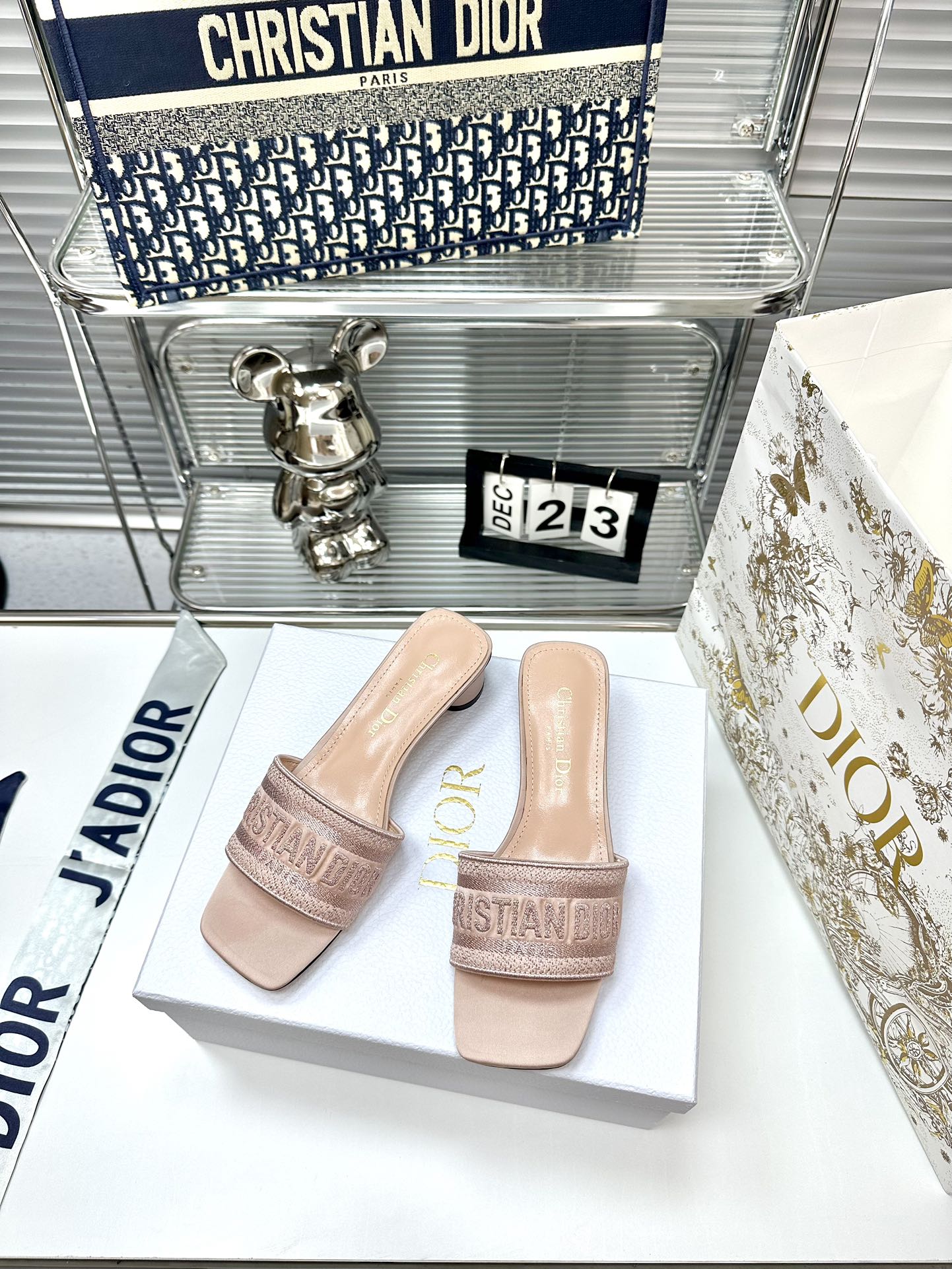 Replica Dior Embroidery collection of flip-flops