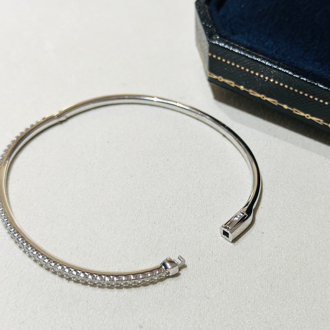 De Beers Diamond Bracelet