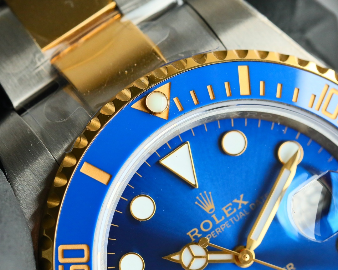 Replica Rolex Submariner Date 40 Dial Yellow Gold Watch