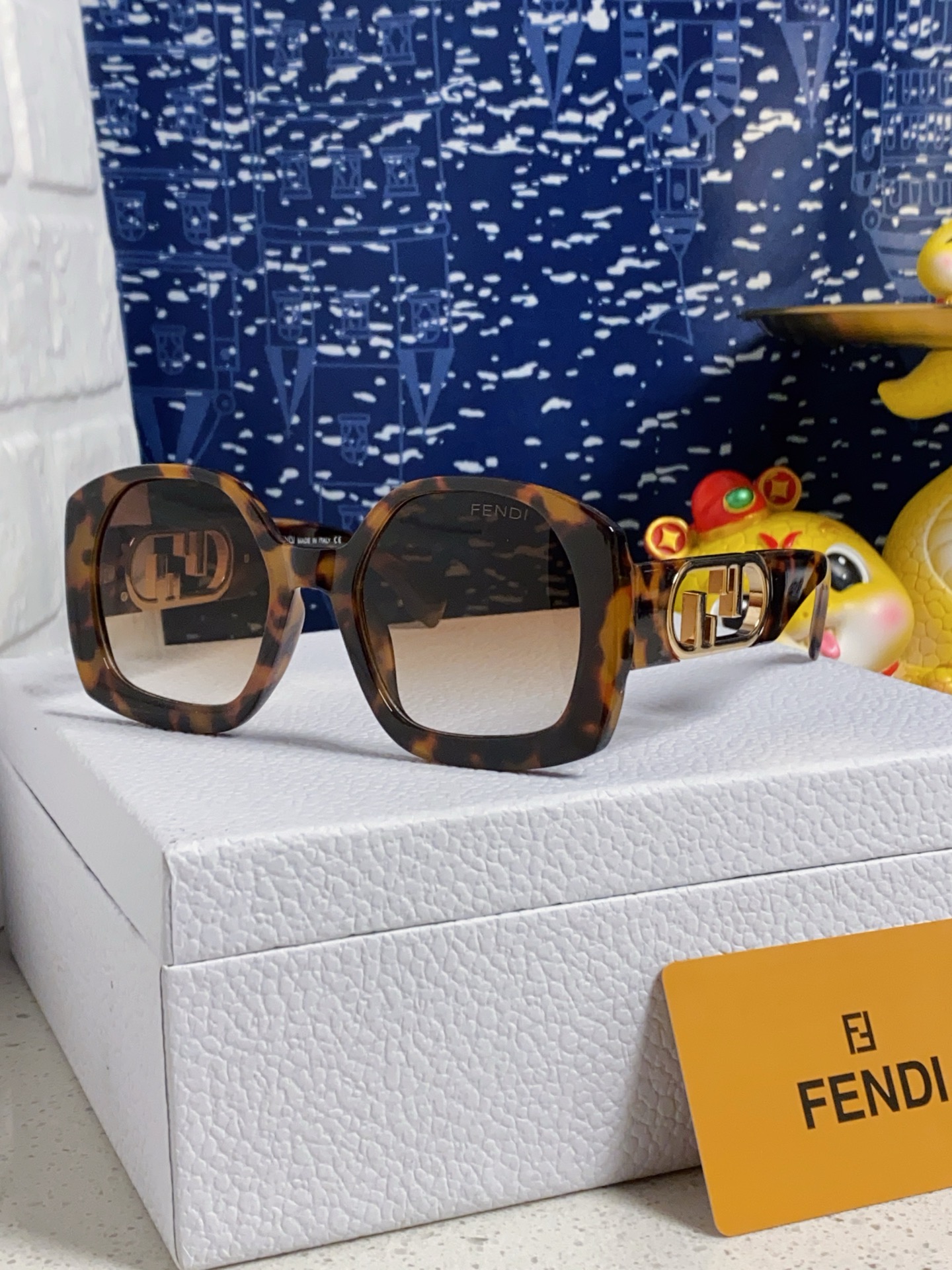 Fendi  O’Lock glasses
