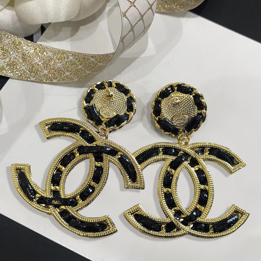 Chanel logo pearl earrings