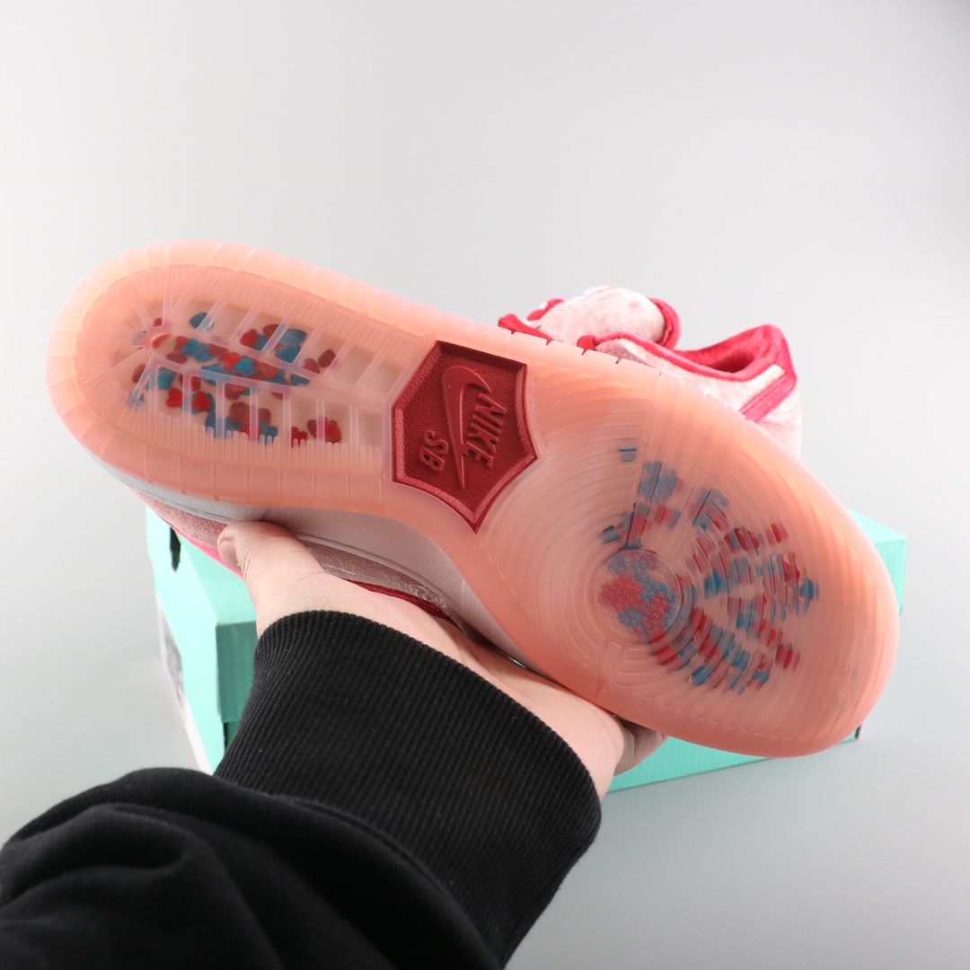 Replica Designer Nike SB Dunk Sneakers