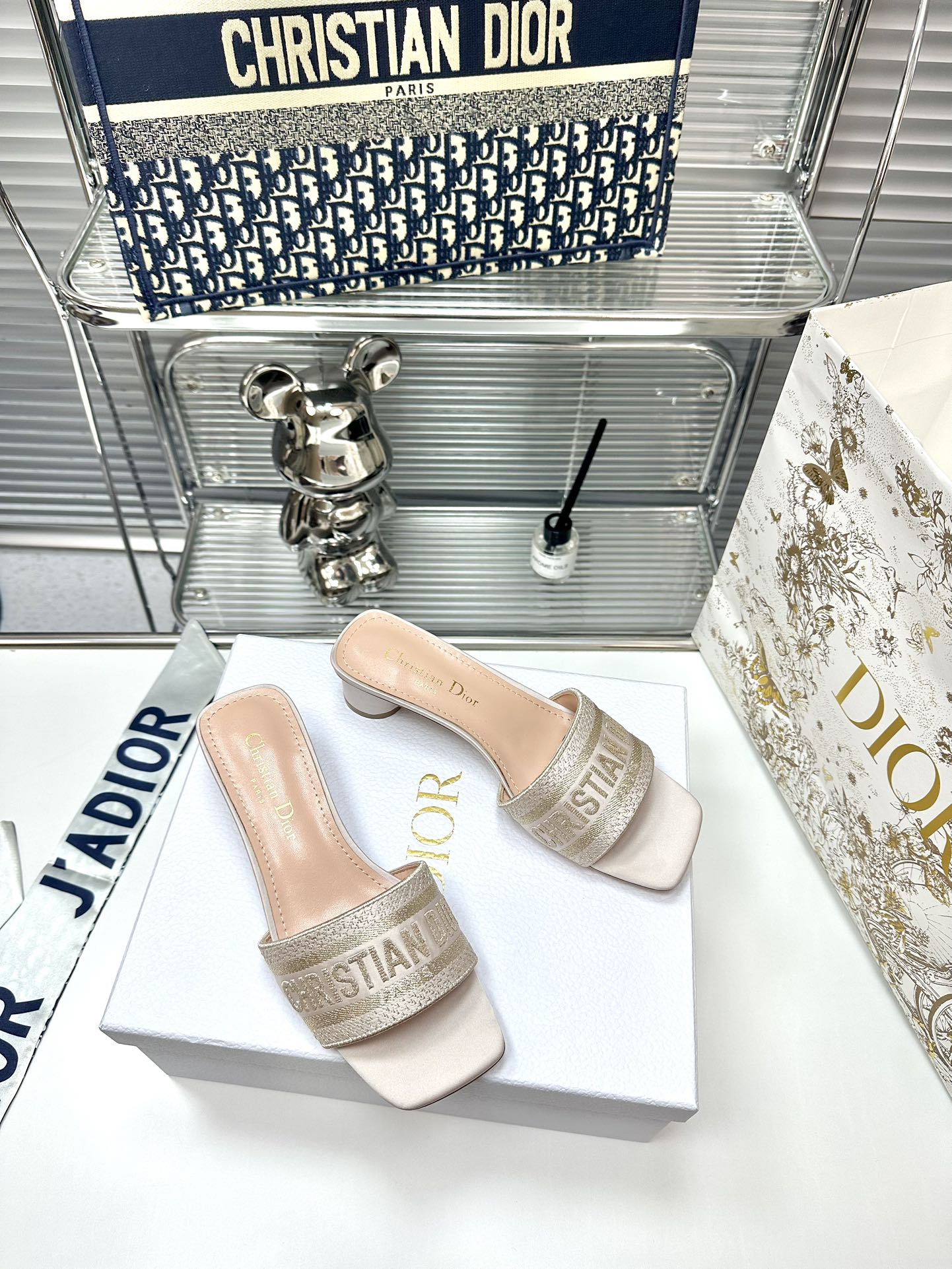 Replica Dior Embroidery collection of flip-flops