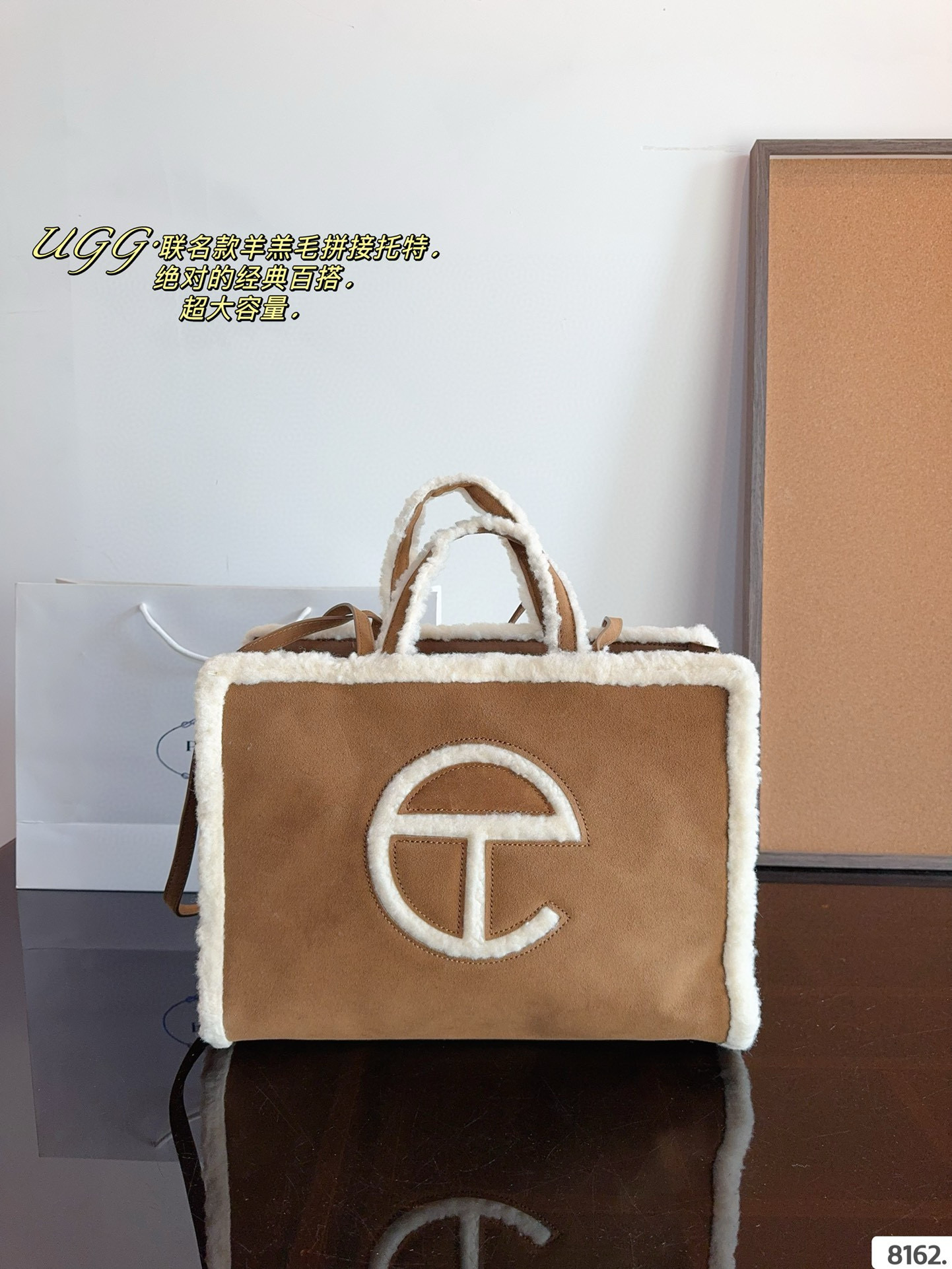 UGG  Tote bag