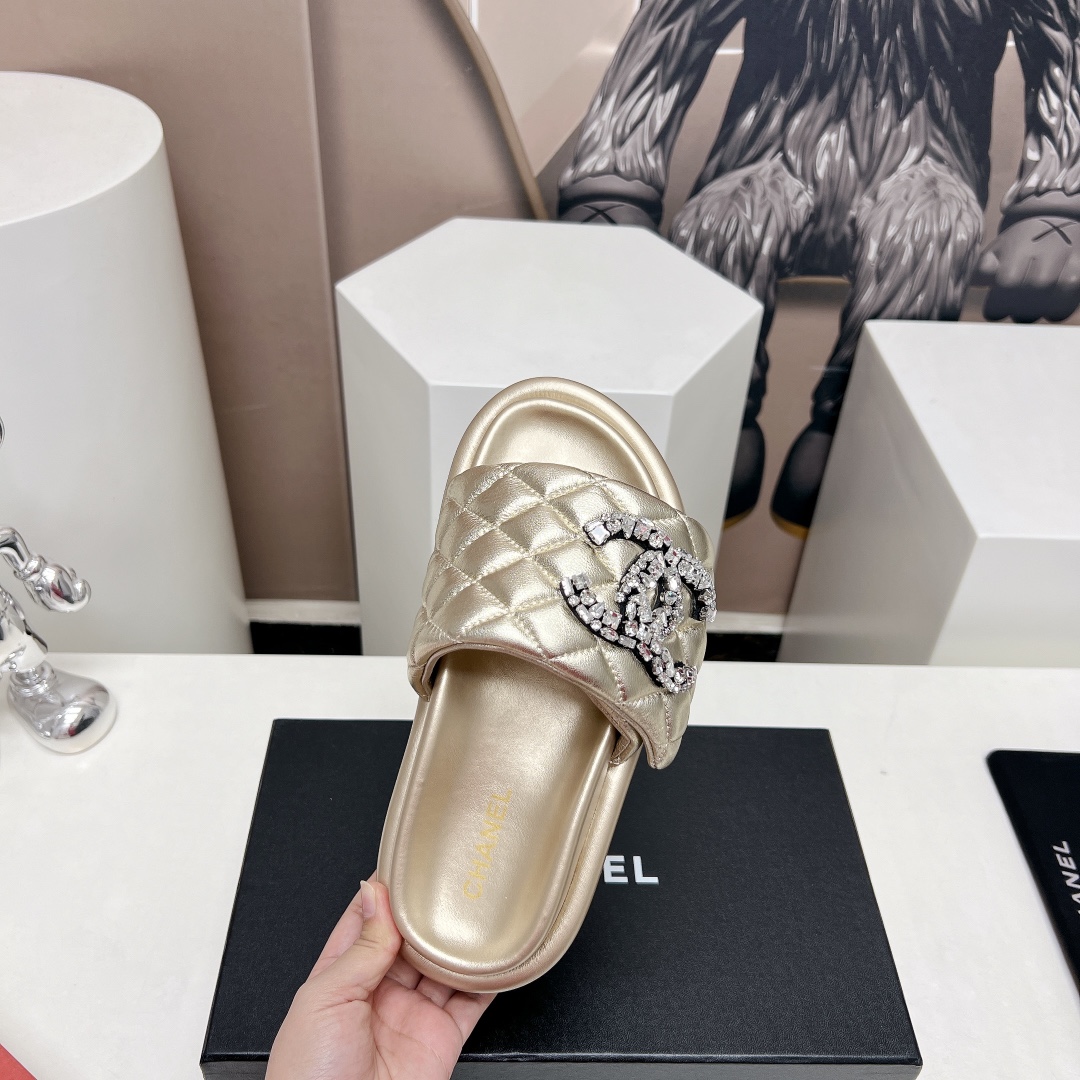 Chanel classic popular beach sandals series