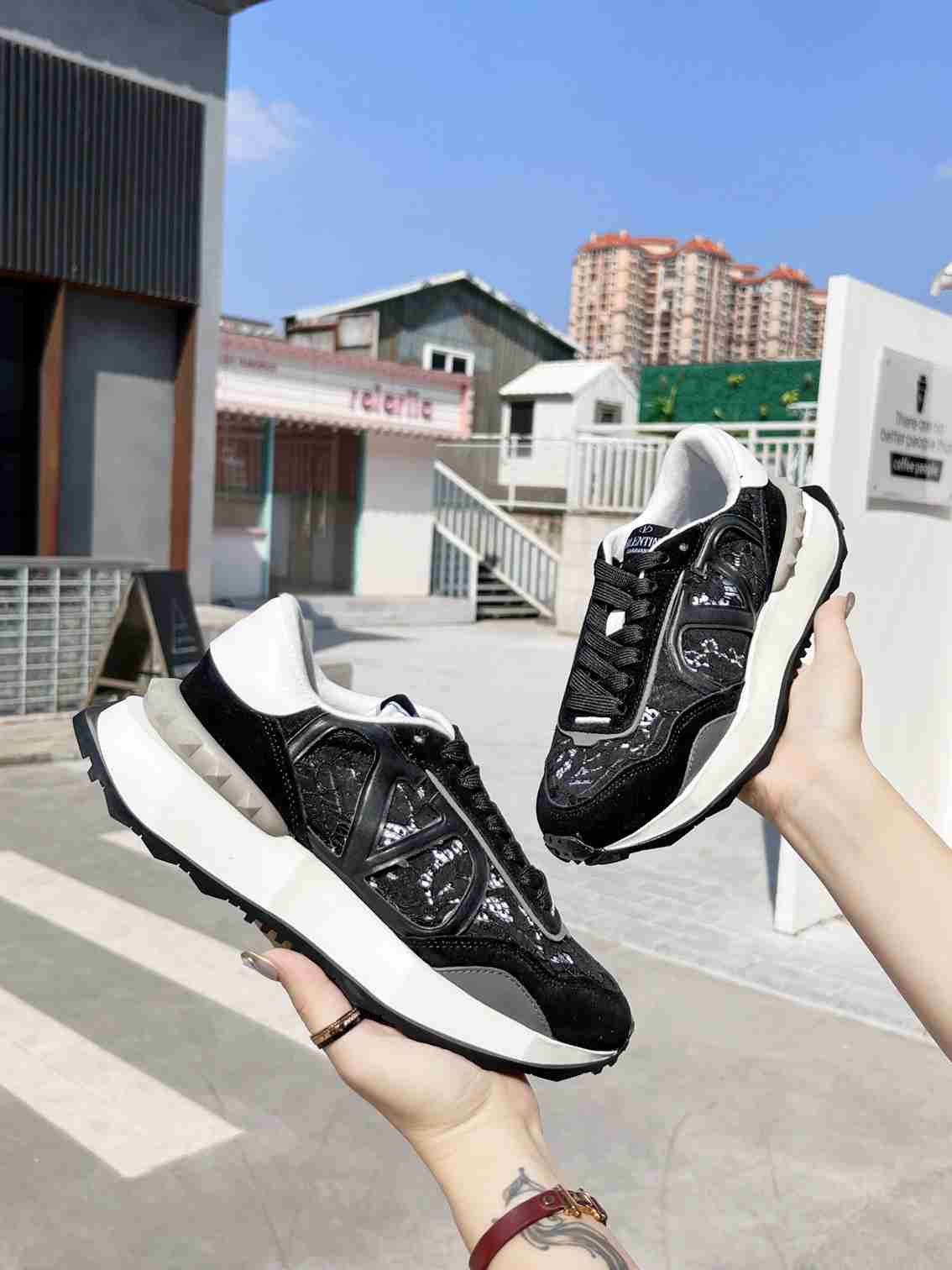 Top Quality Valentino Garvani Sneakers