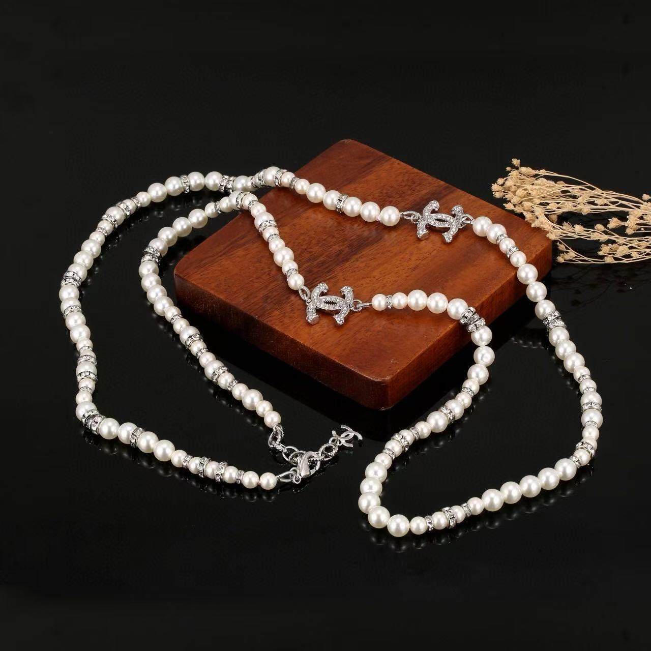 Chanel size pearl * diamond necklace