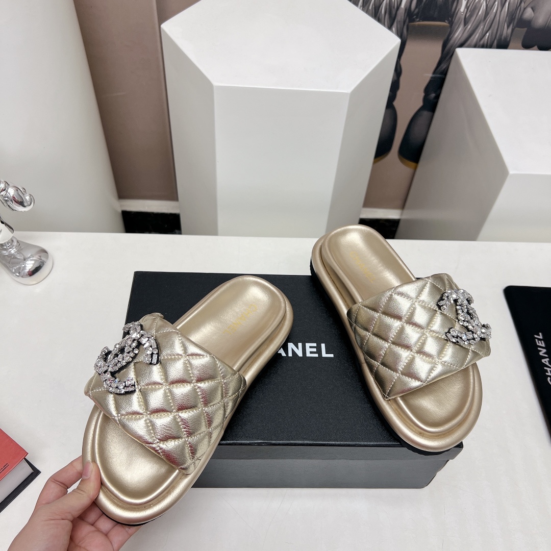 Chanel classic popular beach sandals series