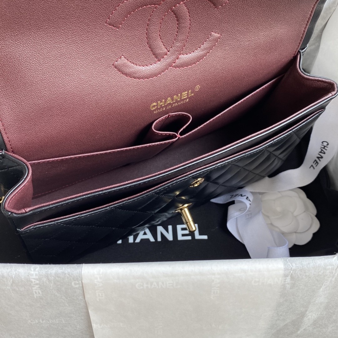 Chanel classic flabag crossbody bag
