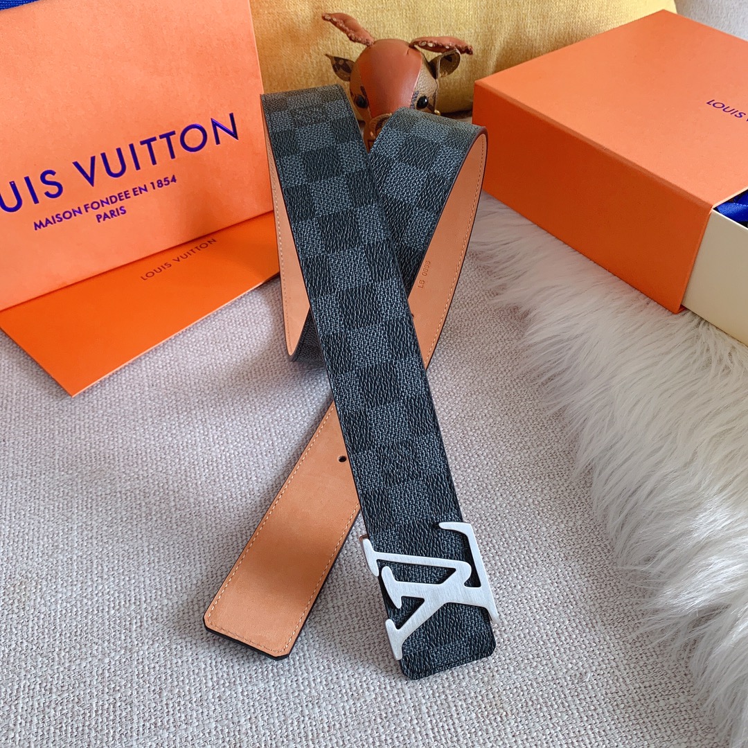 LV Steel buckle belt