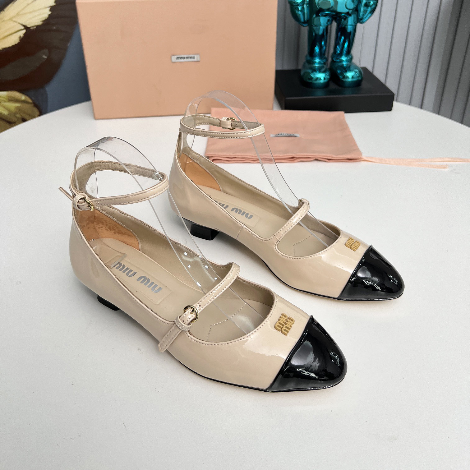 High-quality miumiu Original women's leather shoes