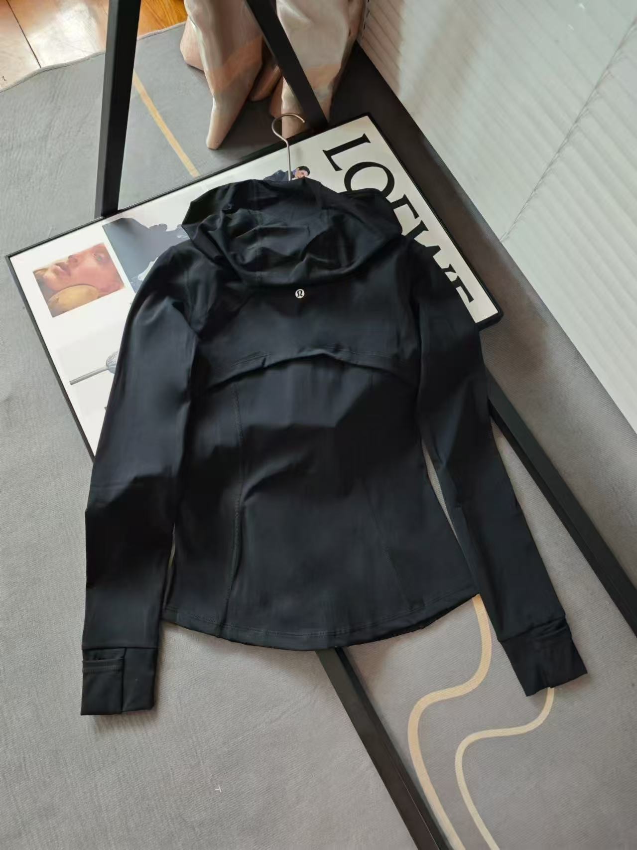 Lululemon define hooded yoga wear