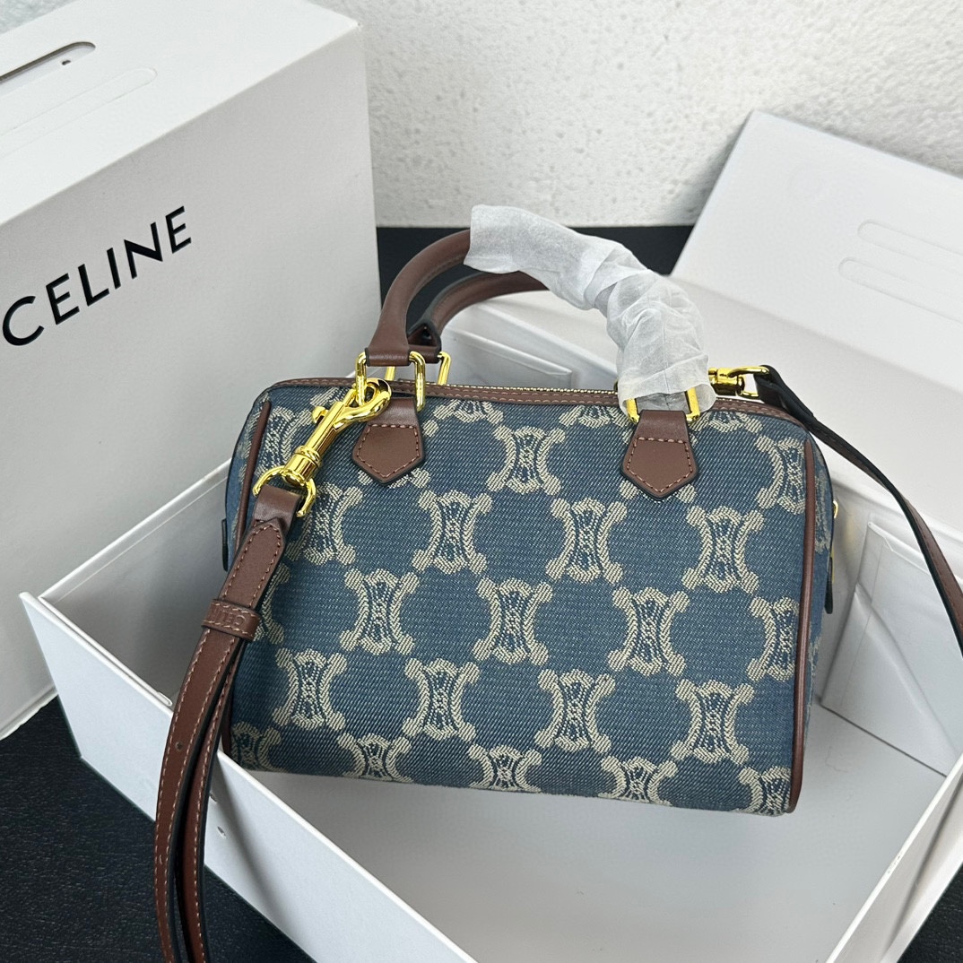 Celine  Triomphe Canvas shoulder bag