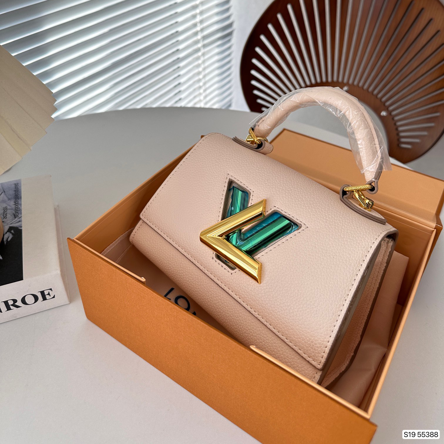 LV Twist Handheld Shoulder Bag