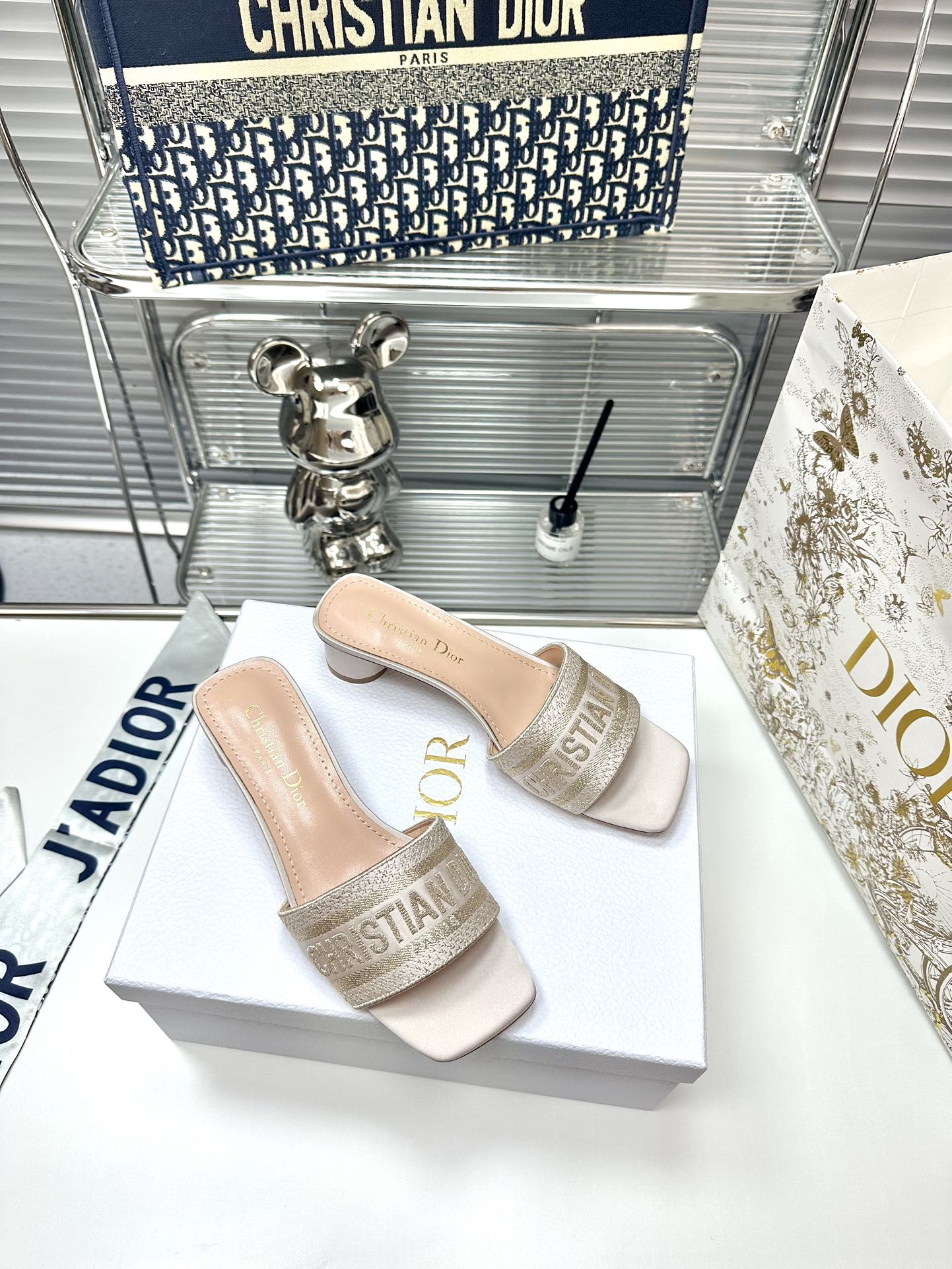 Replica Dior Embroidery collection of flip-flops