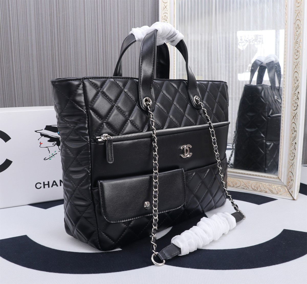 Chanel neverfull handbag