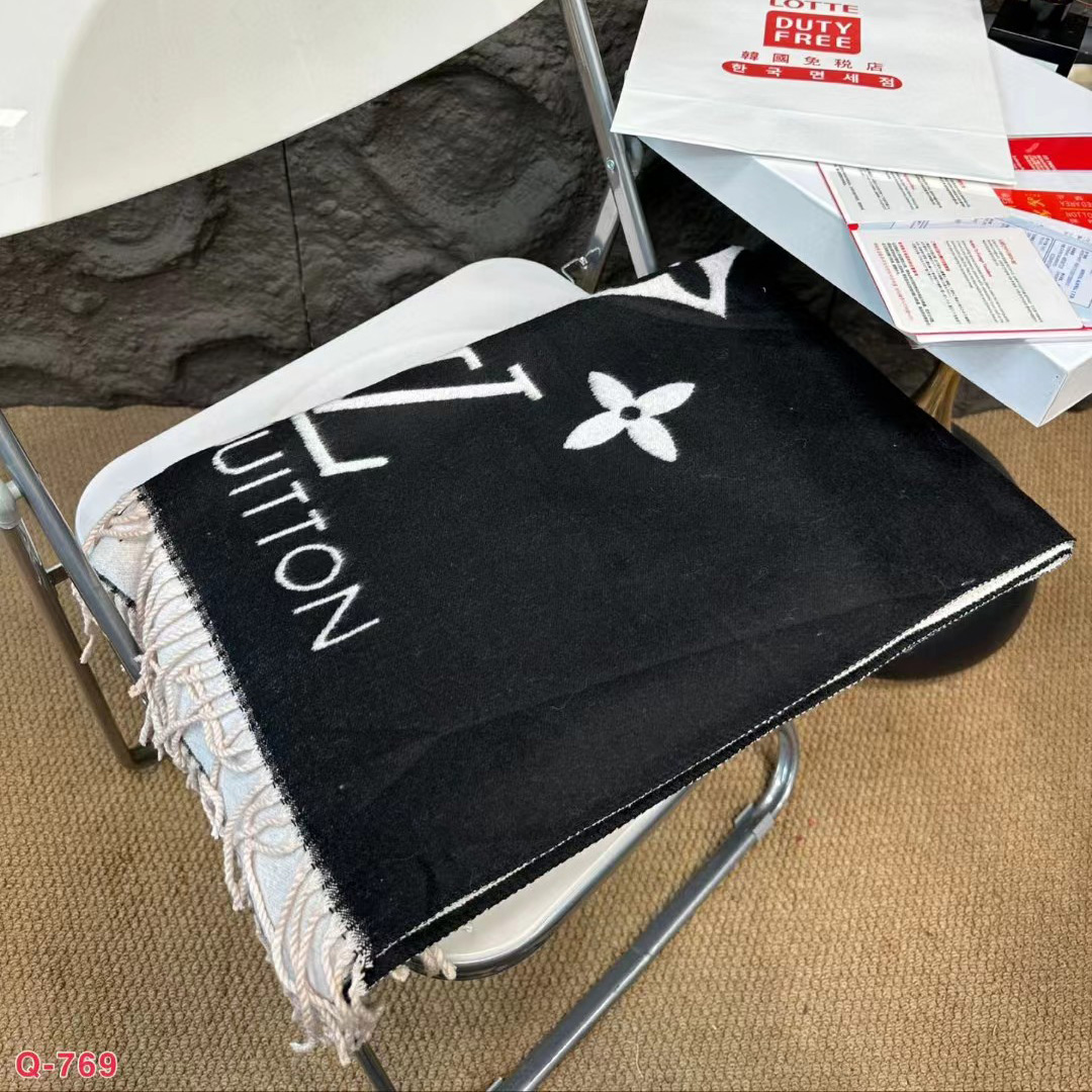 Replica  Louis Vuitton LV Unisex Reykjavik Scarf