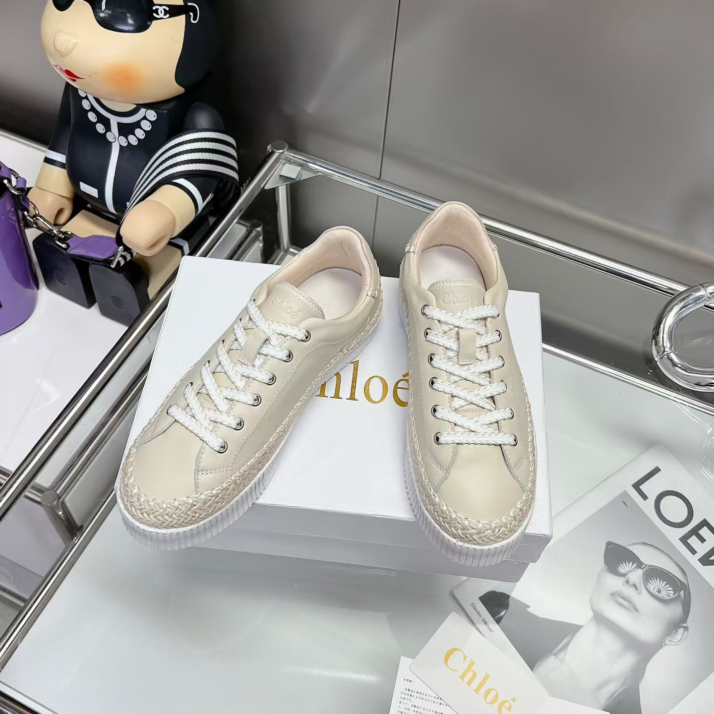 Chloe nama Low cut Thick soled sports shoes