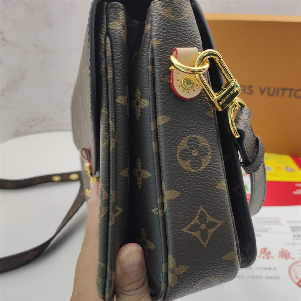 LV Louis Vuitton Pochette Metis Bag