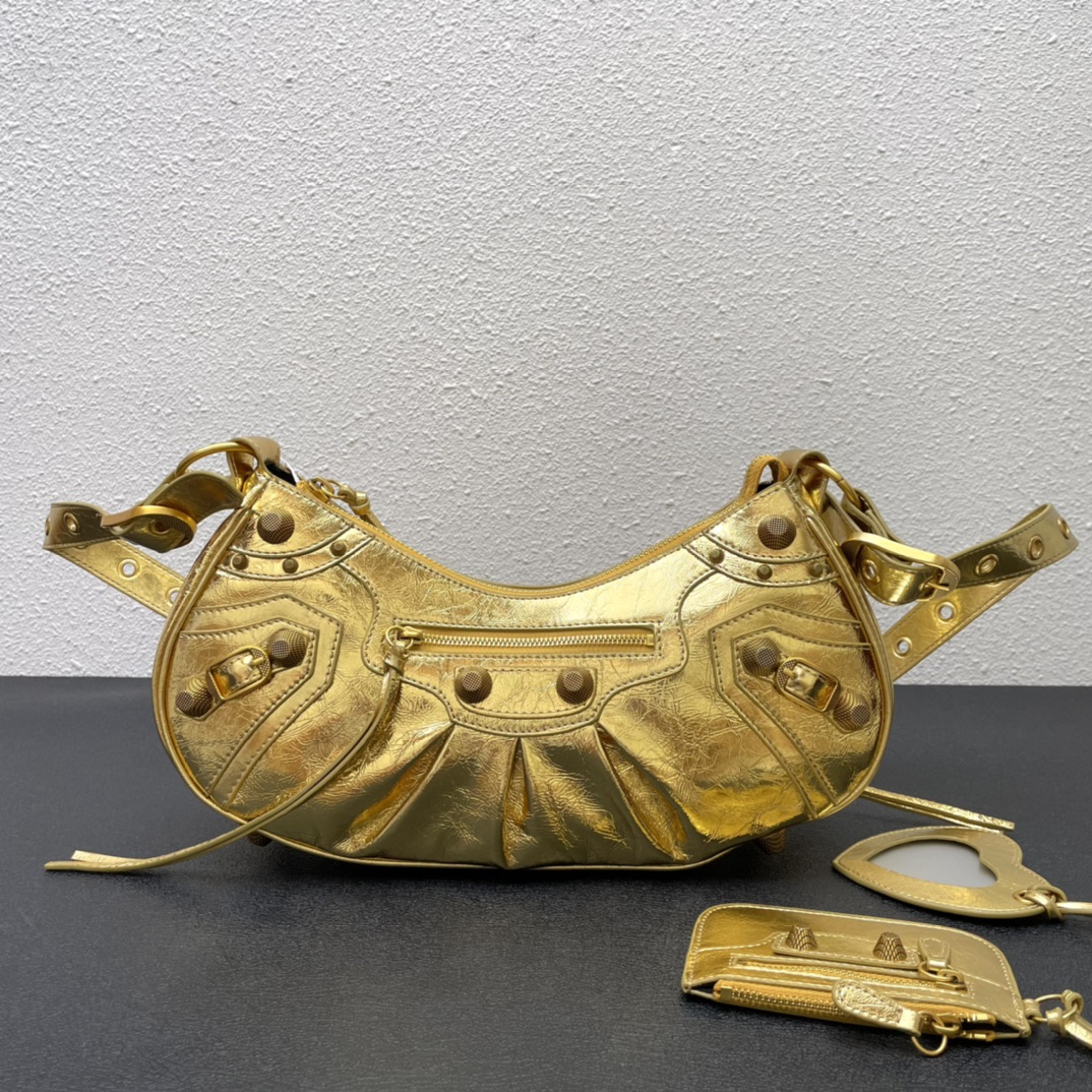 Balenciga Le Cagole armpit handbag