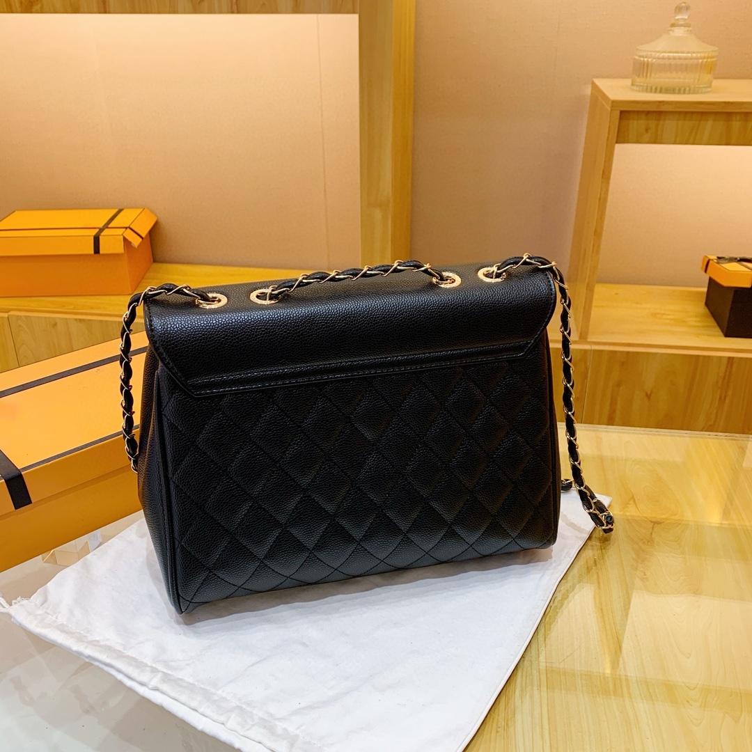 Chanel chain crossbody bag