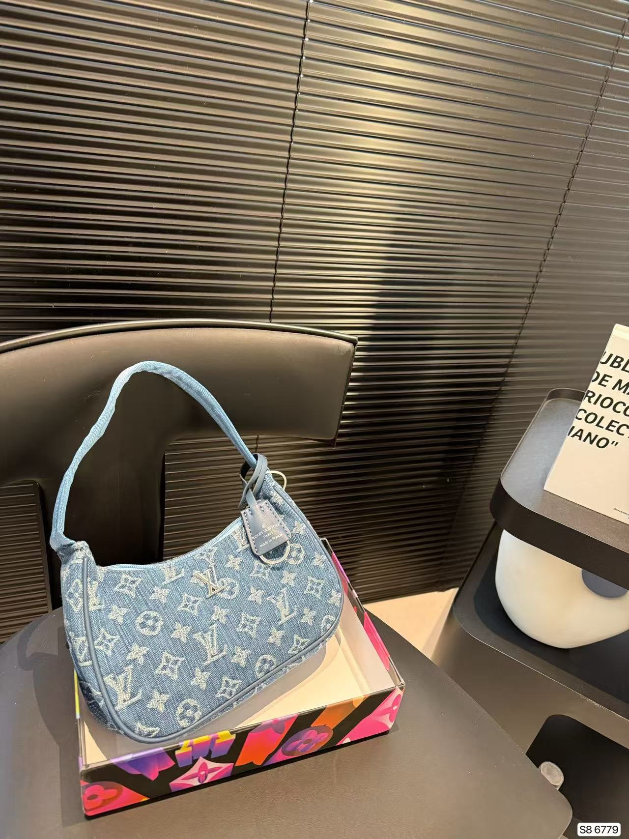 LV underarm American vintage bag