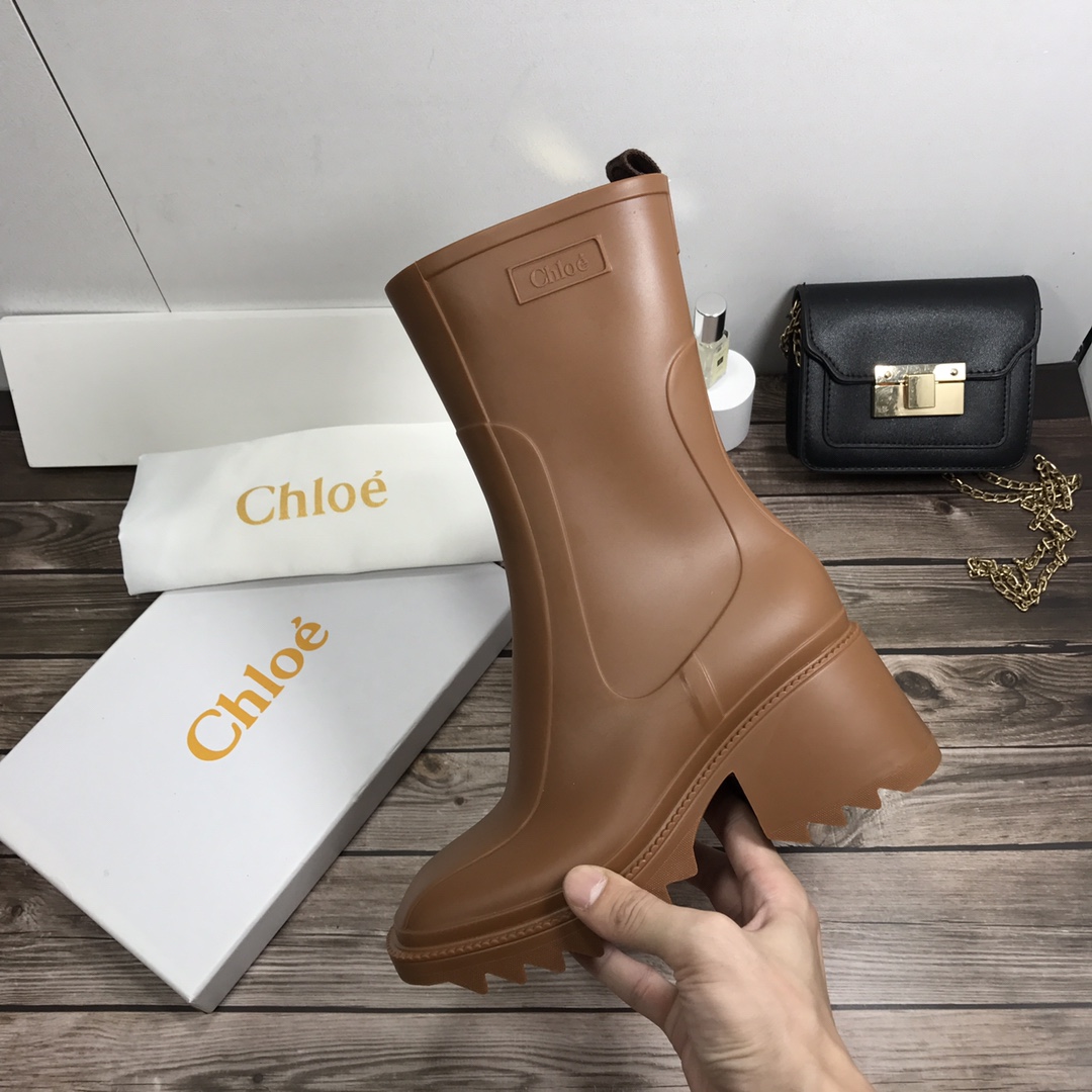 Chloe Lamb wool short boots