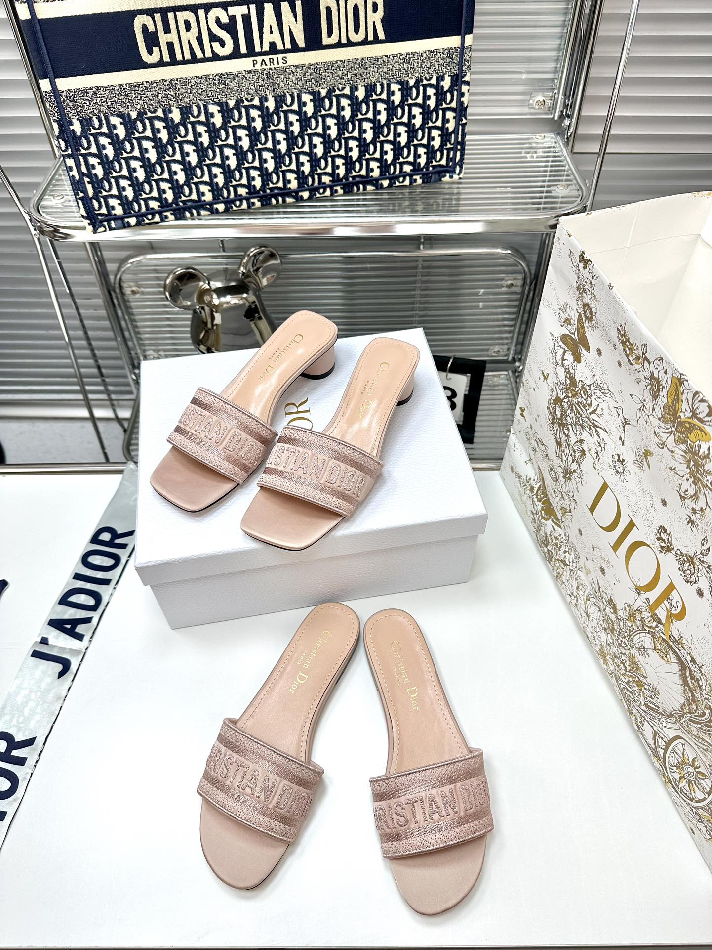 Replica Dior Embroidery collection of flip-flops