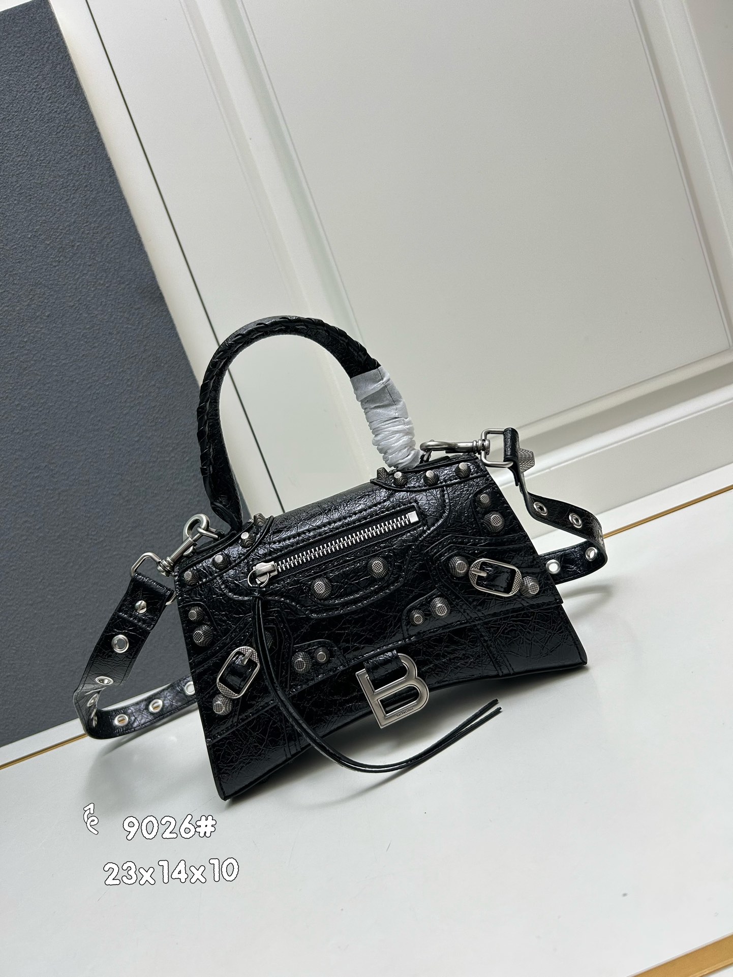 Balenciaga Hourglass LeCagole shoulder bag