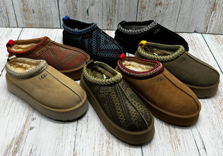 UGG Snow boots with edges