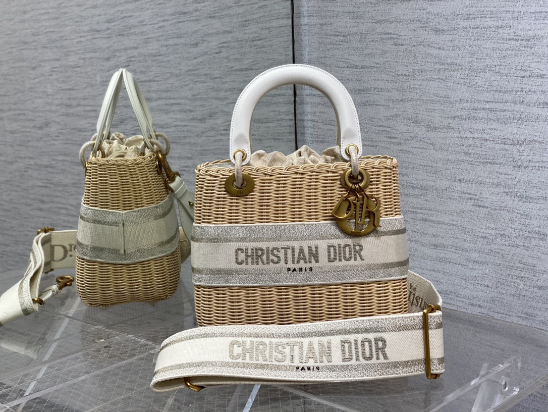 12A Dior High version embroidered bamboo woven bag