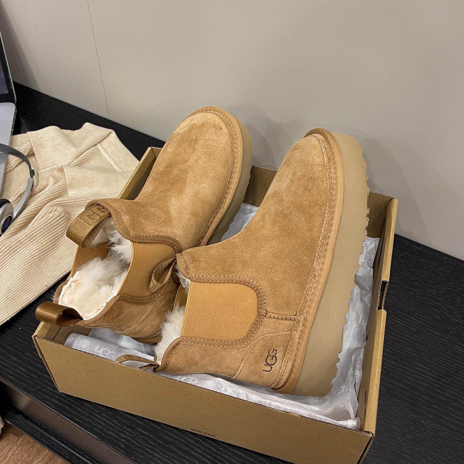 UGG Chelsea 3cm Thick soled snow boots