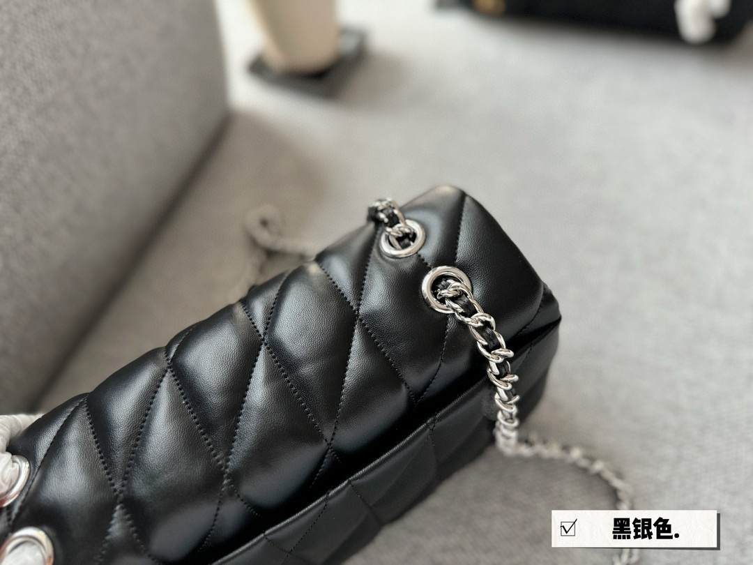 Coach Bacchus chain tabby bag