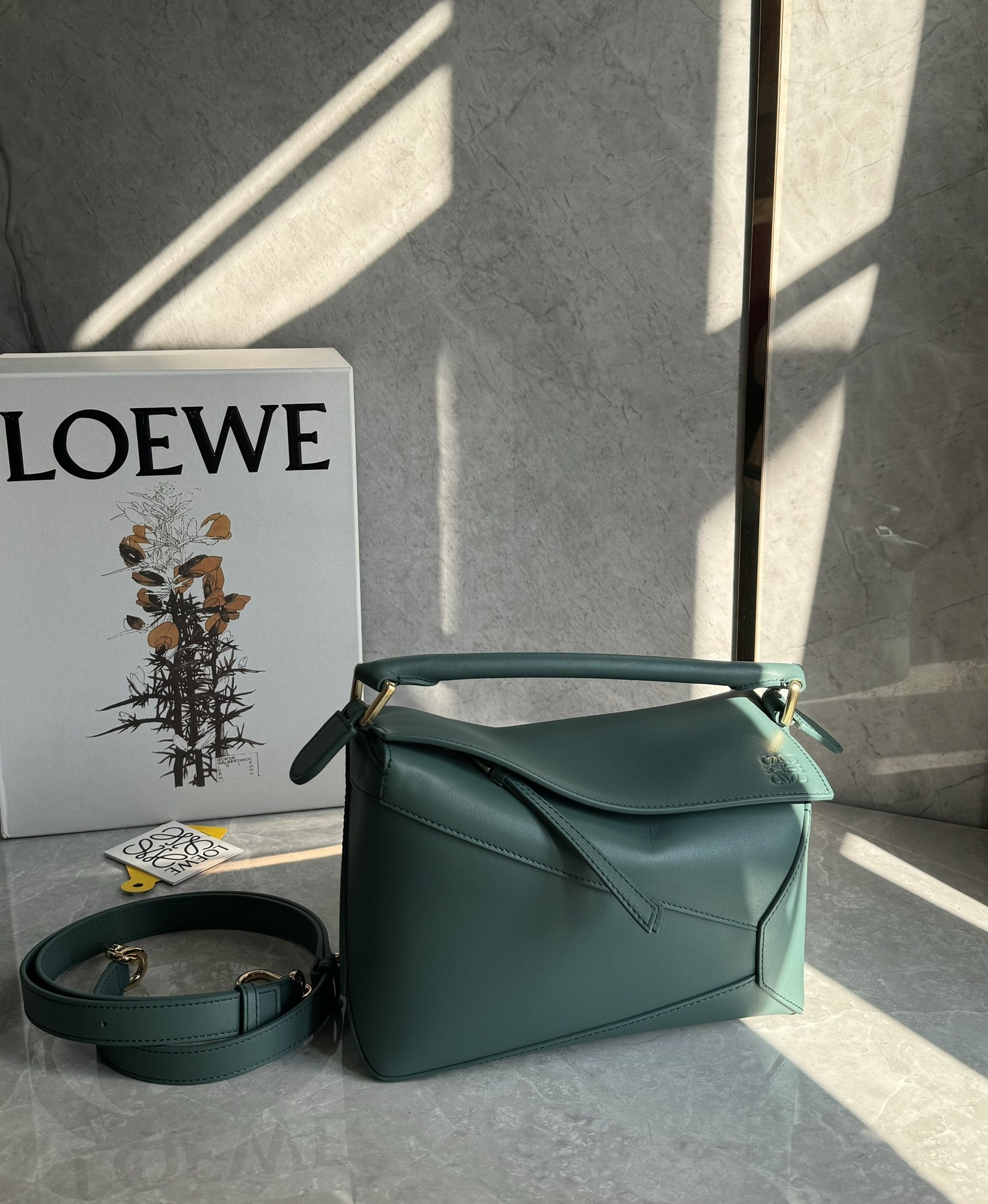 Loewe Cowhide zzle shoulder bag