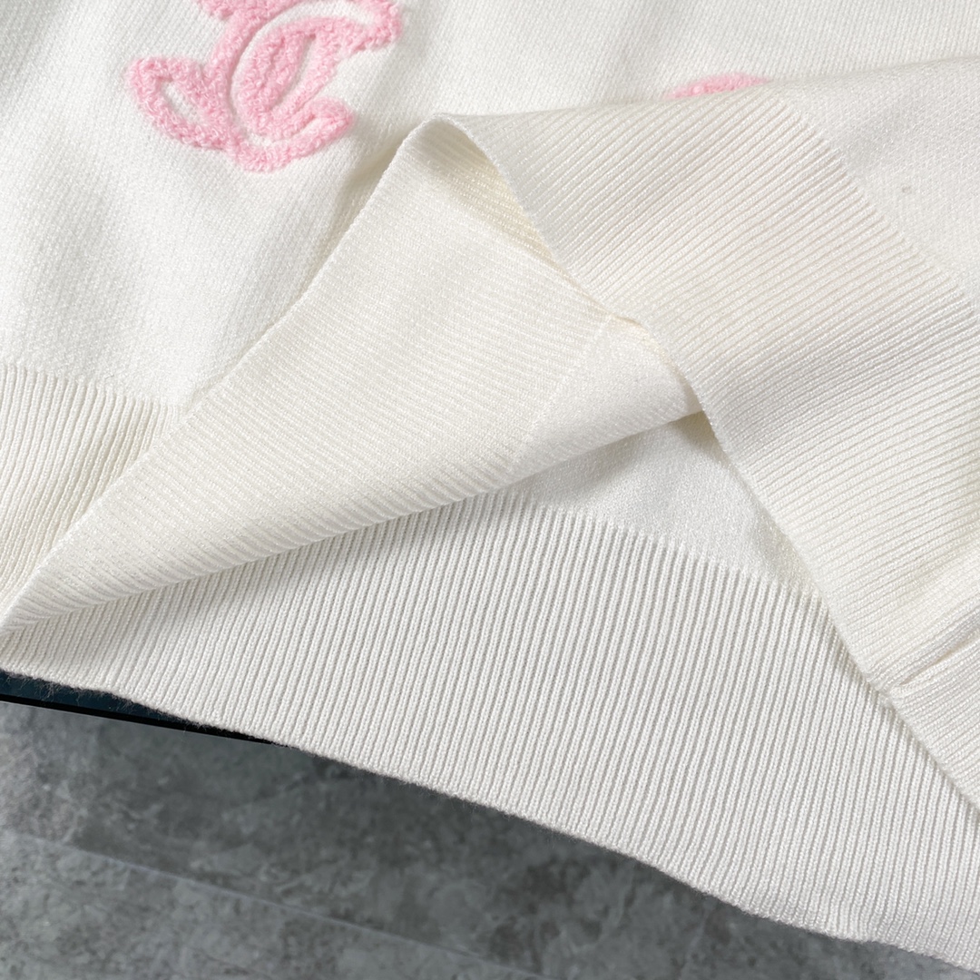 Chanel round neck knitted pullover sweater