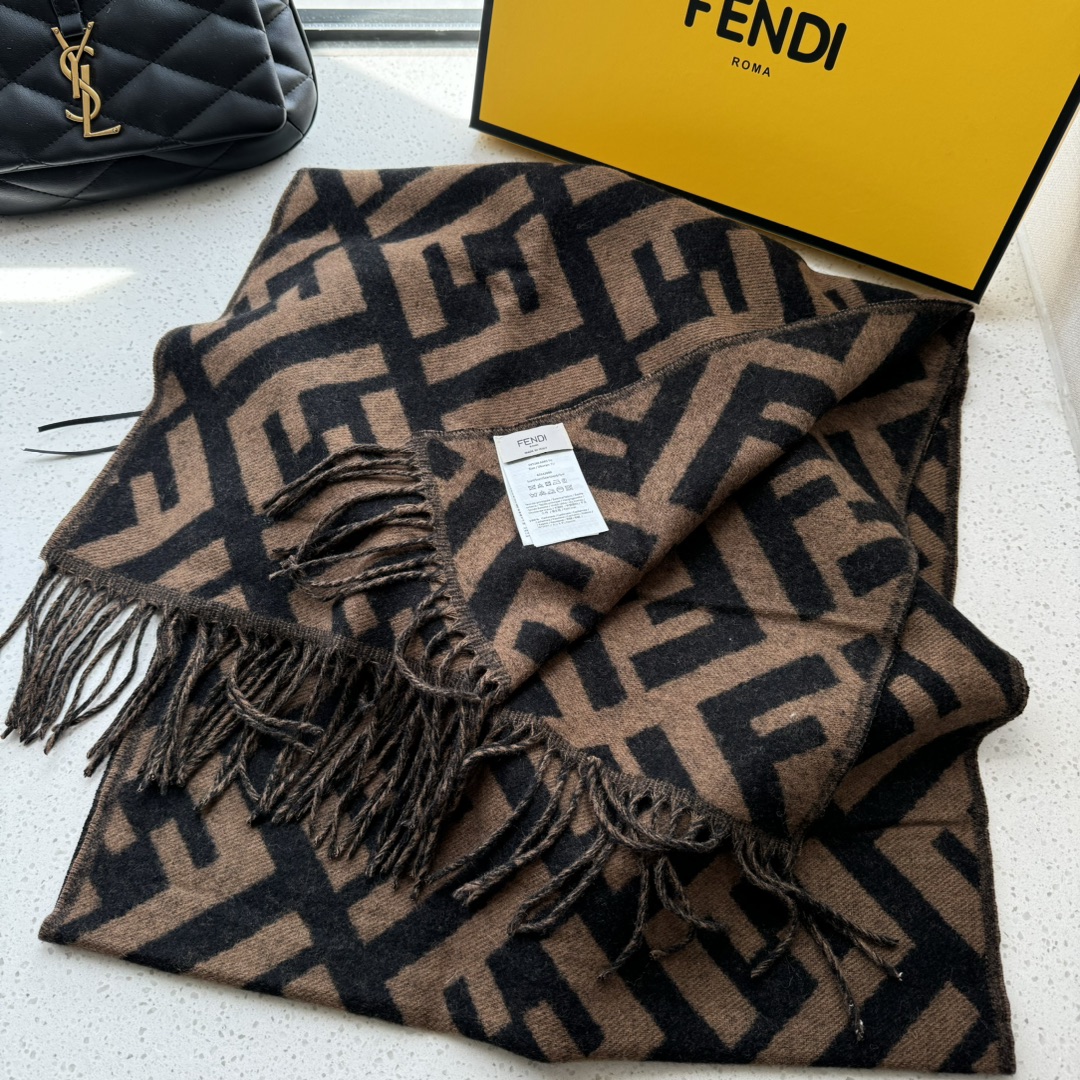 Fendi scarf 100% cashmere