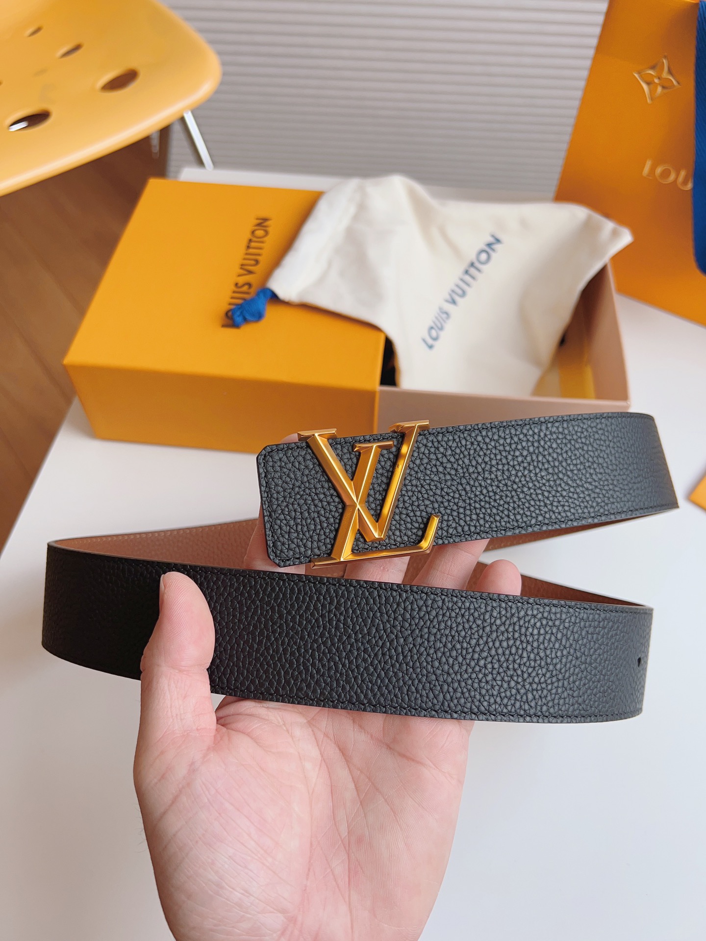 LV Taurillon belt