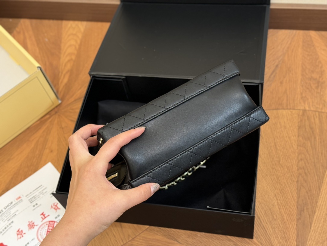 Replica Chanel Autumn/Winter makeup box