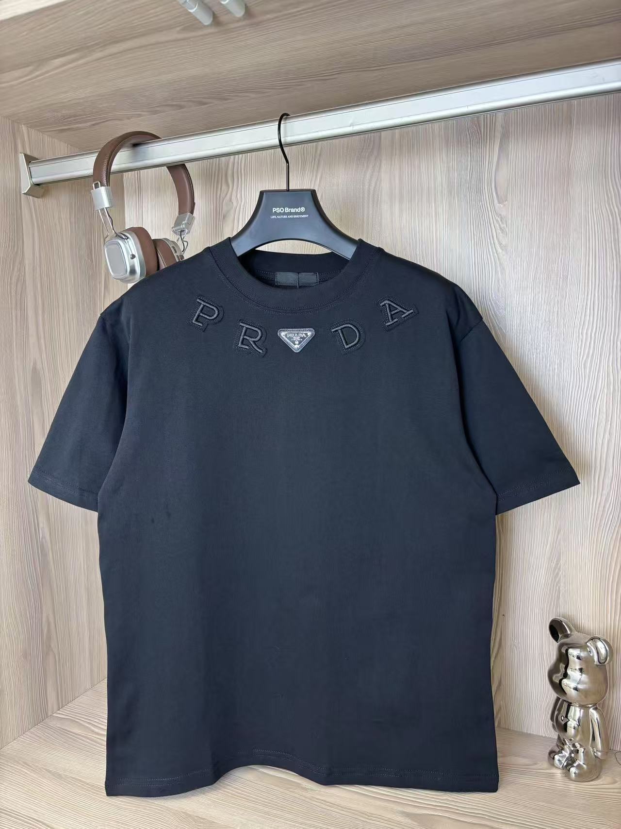 Prada classic triangle logo short sleevePrada classic triangle logo T-shirt