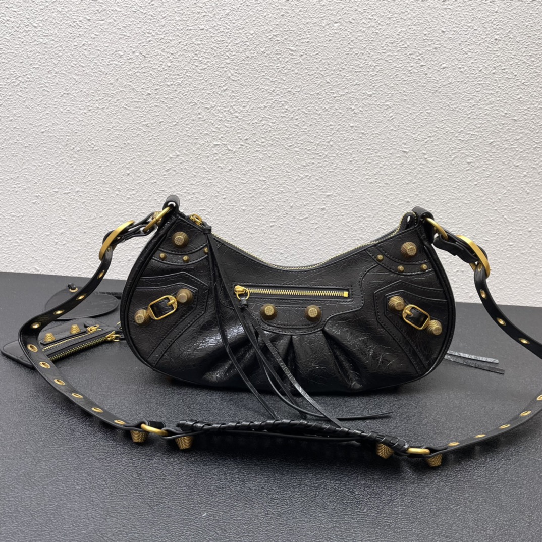 Balenciga Le Cagole armpit handbag