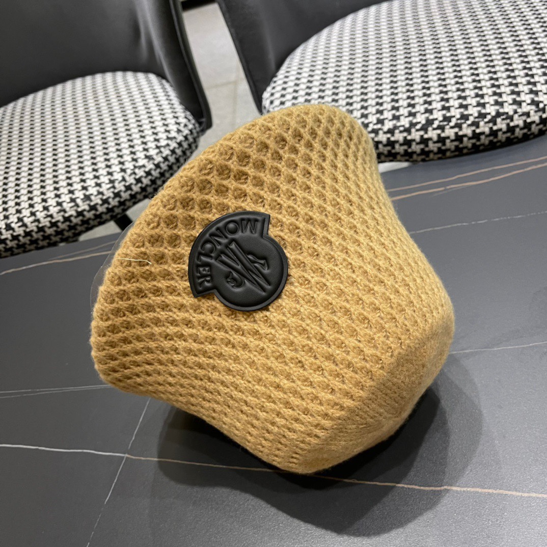 MONCLER Fisherman's woolen hat