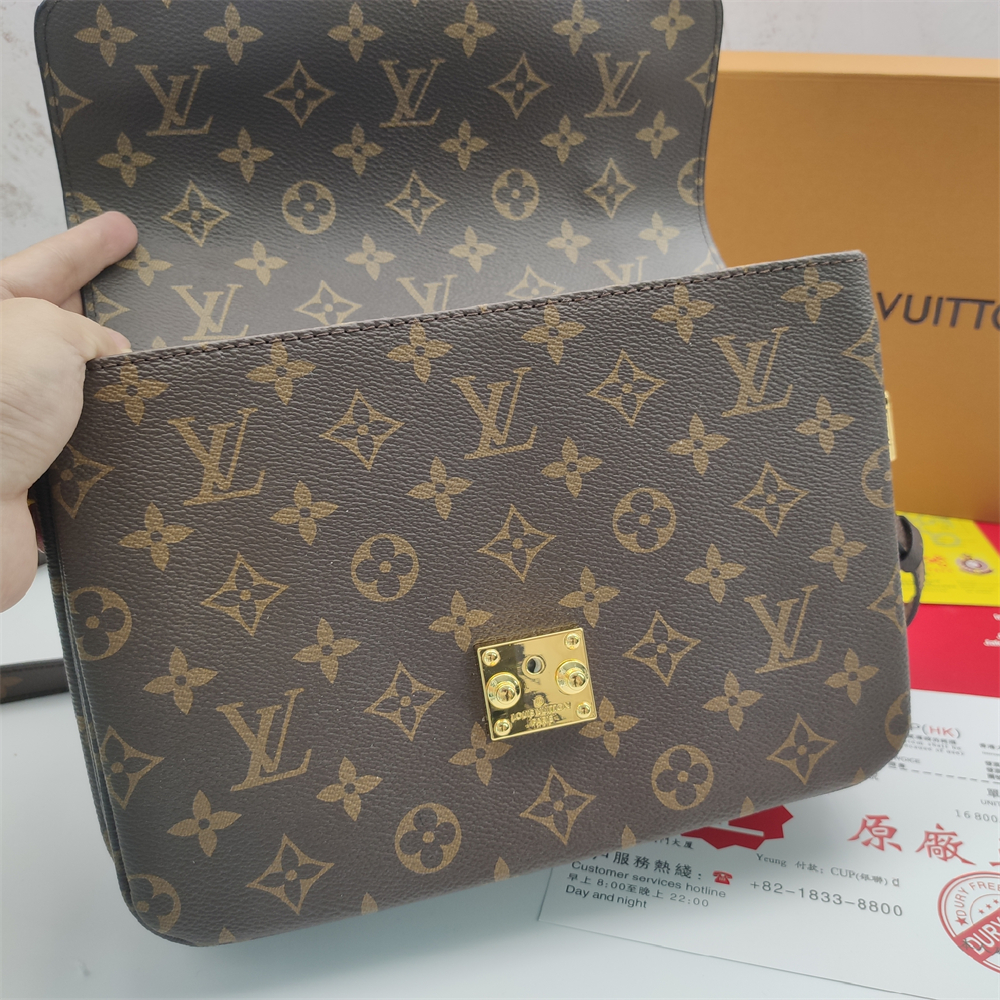 LV Louis Vuitton Pochette Metis Bag