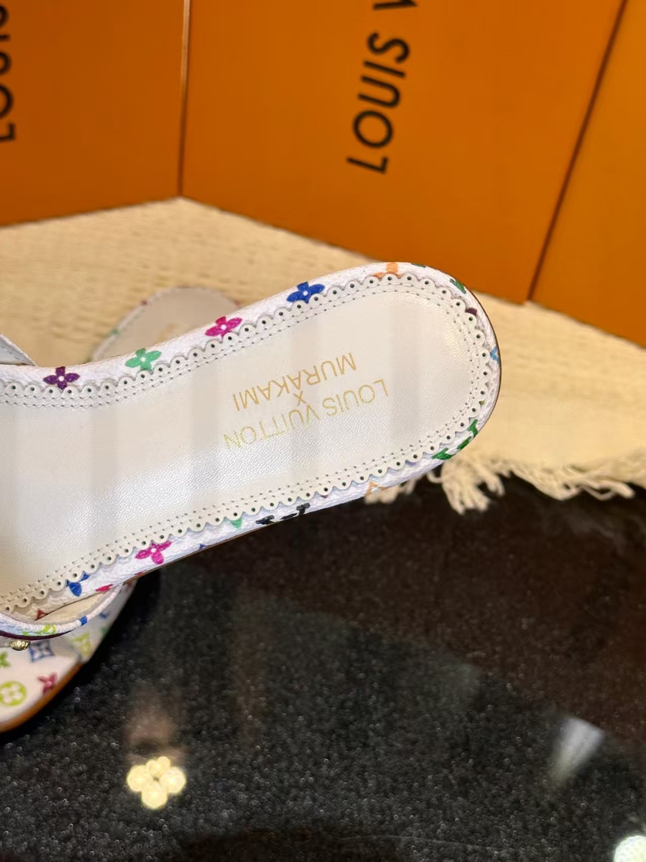 LV high quality original 1:1 slippers