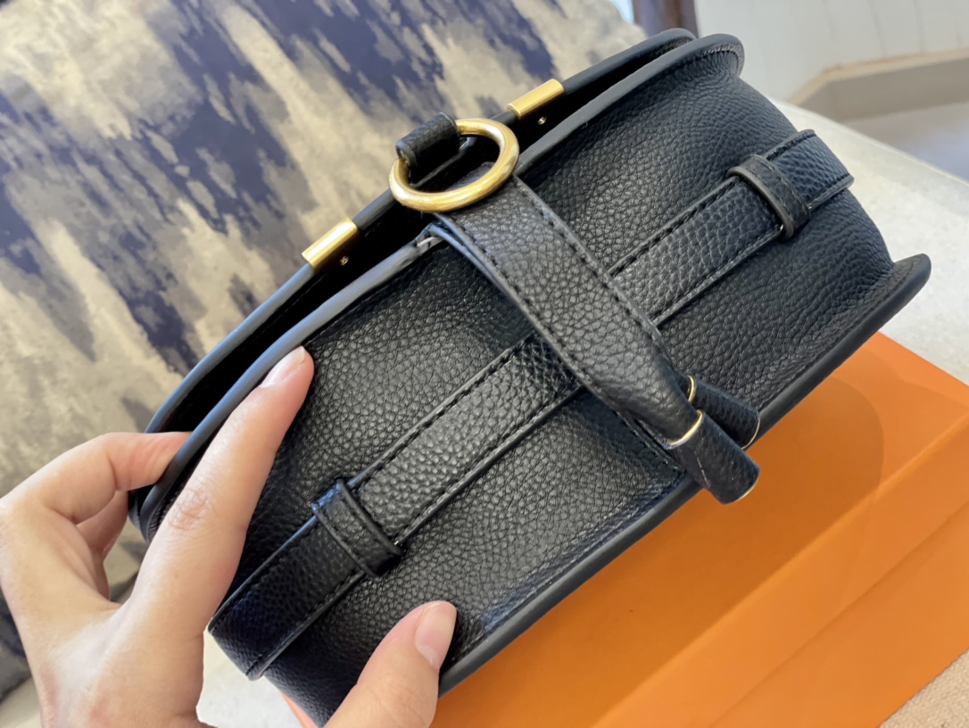 Replica CHLOE'   MARCIE Marcie Small leather shoulder bag with logo engraving