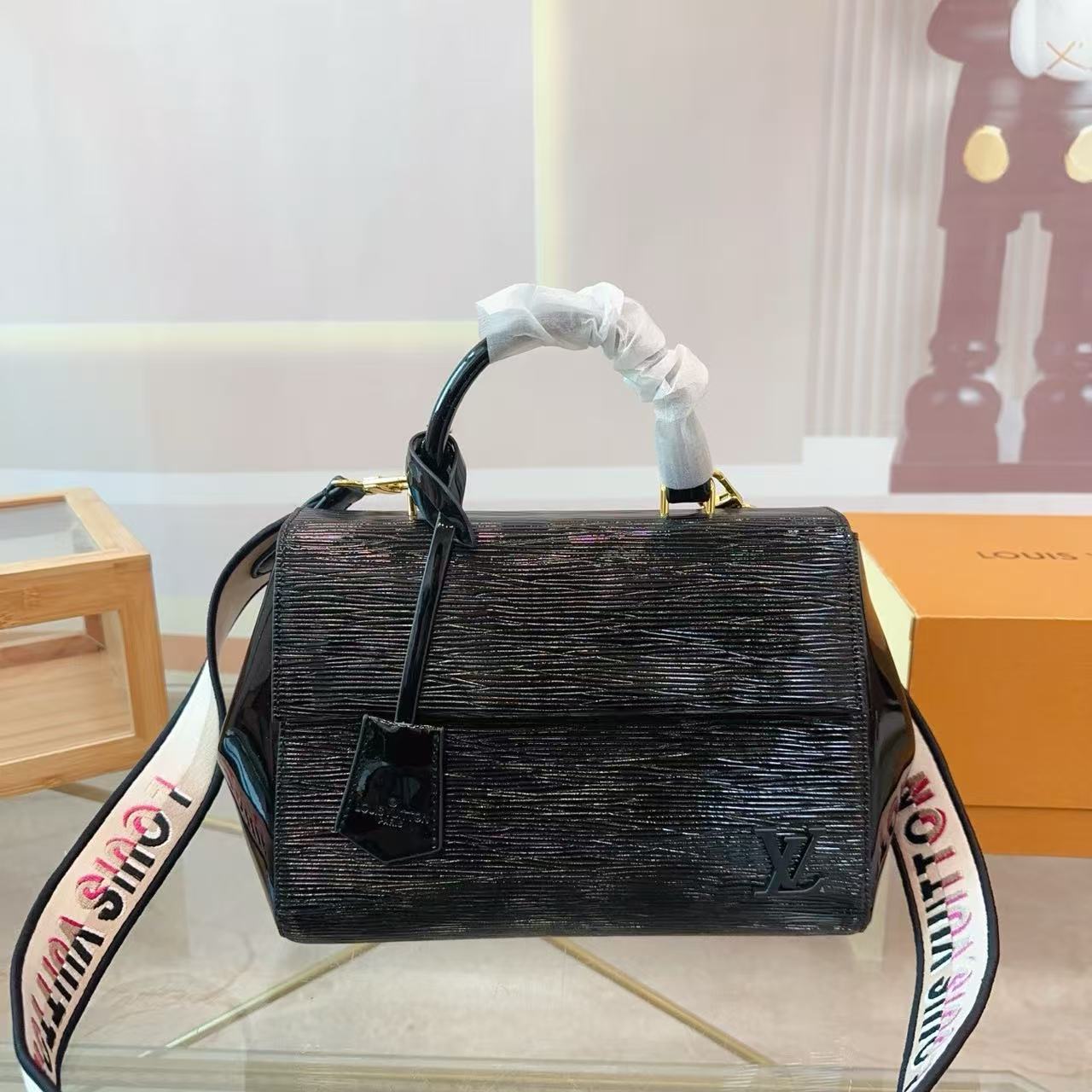 Louis Vuitton's cluny slant shoulder bag