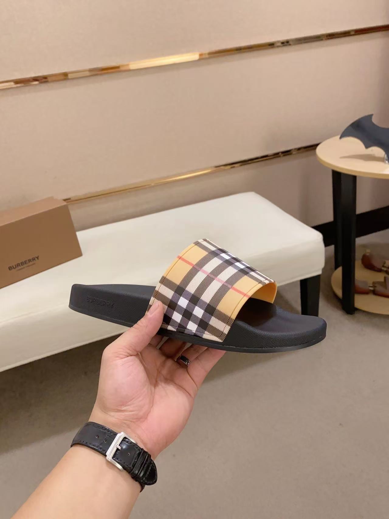 Burberry Men's Slippers