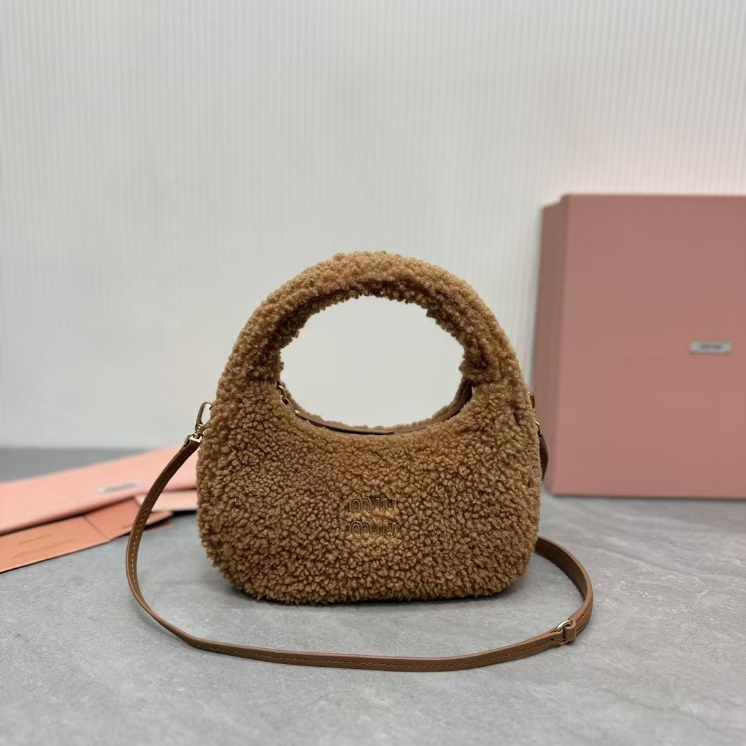 miumiu wander hobo armpit bag