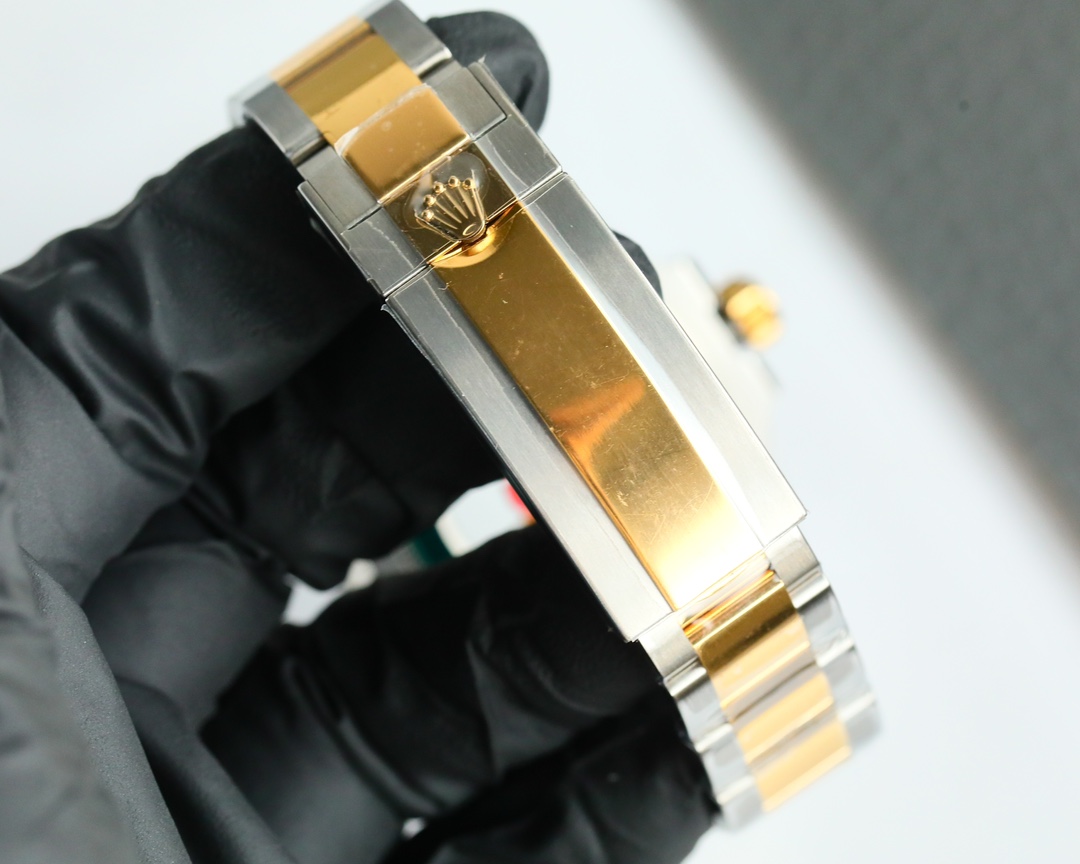 Replica Rolex Submariner Date 40 Dial Yellow Gold Watch