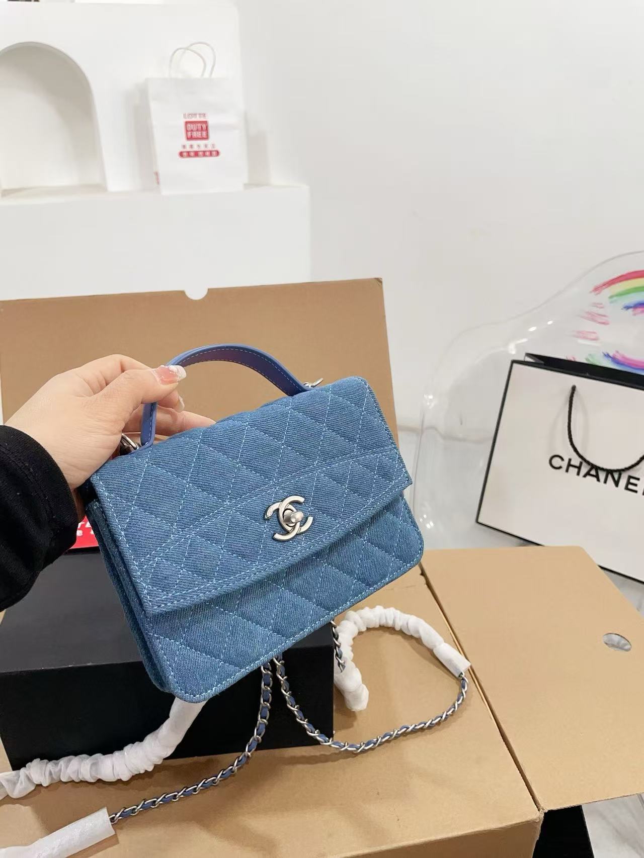 CHANEL 25c shoulder chain bag