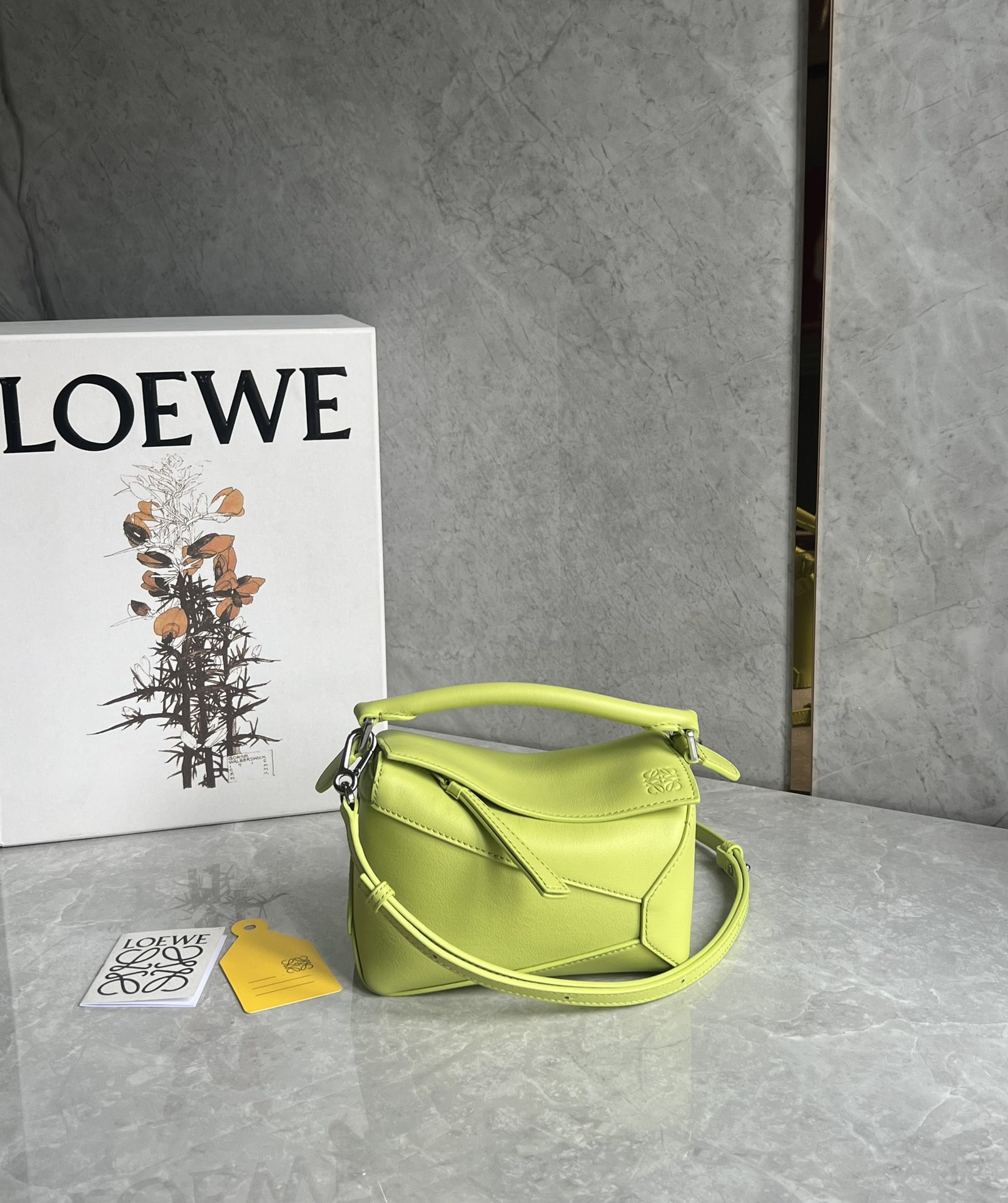 Loewe Cowhide zzle shoulder bag